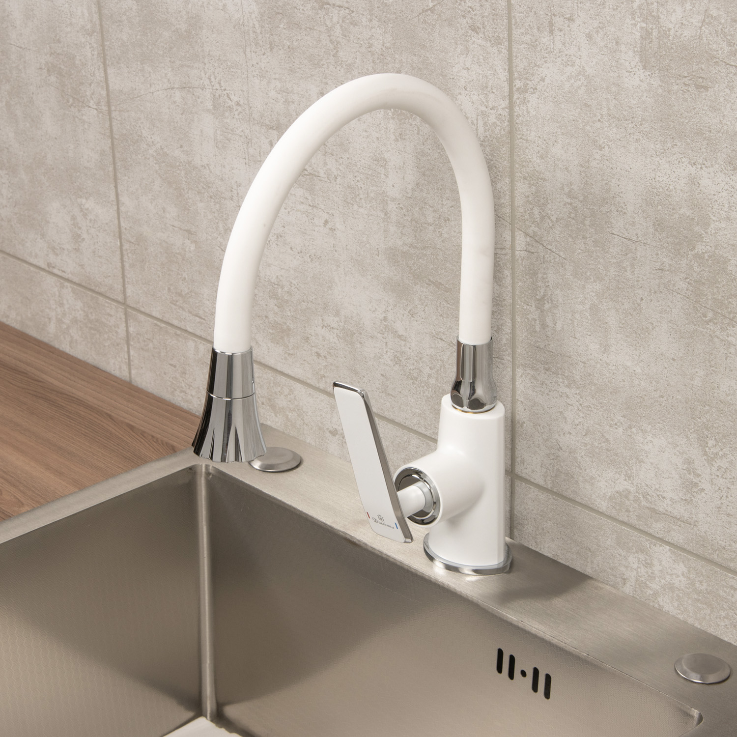 Смеситель для кухни Diadonna D137-41W гибкий излив, белый *1/10