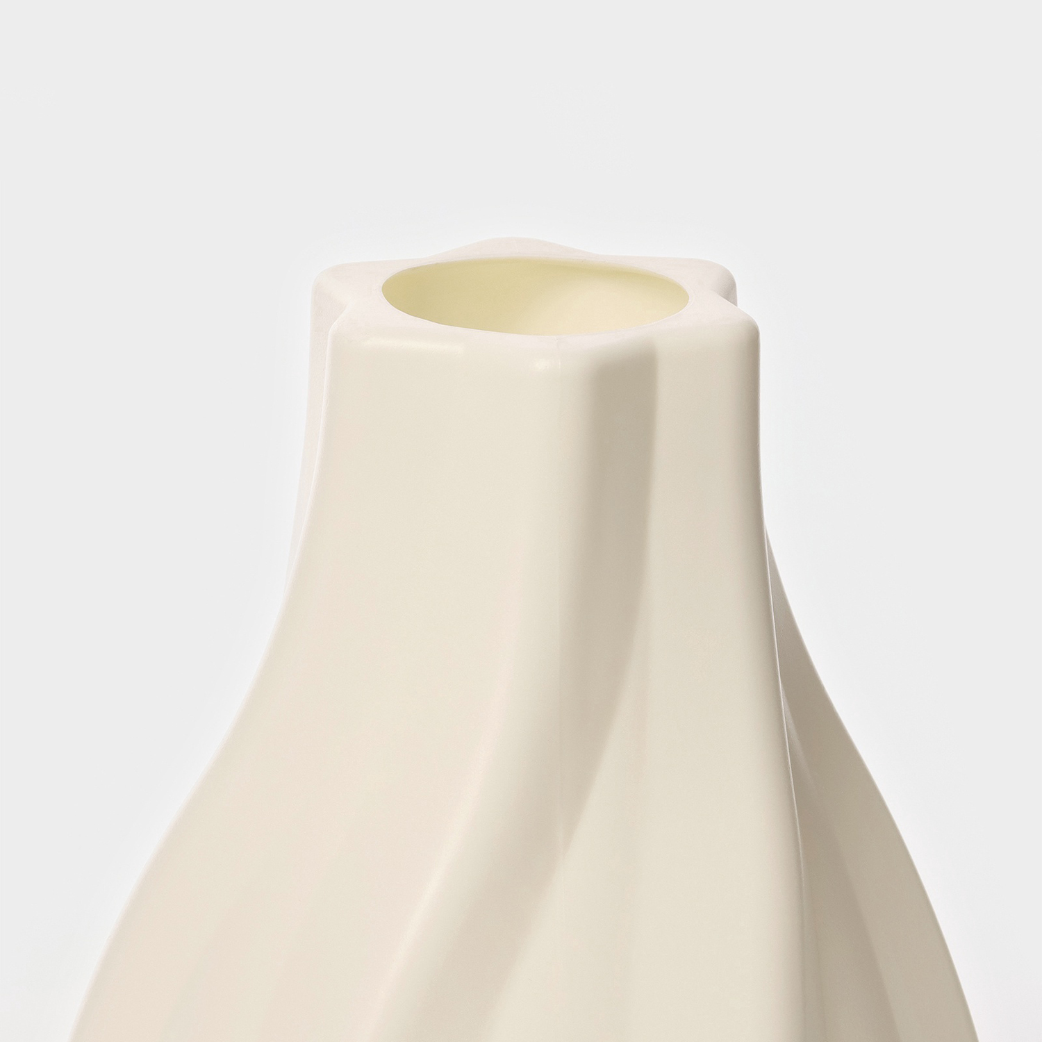 Ваза для цветов, пластик, 1.6 л, белая