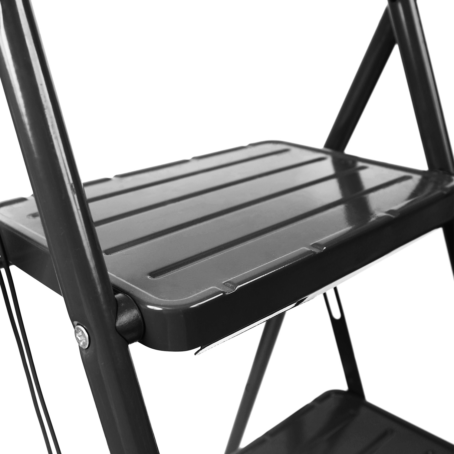 Стремянка стальная 3 ступени, выс.верхн. пл.0,695м ШИРОКИЕ ступени-200мм цв.:бел.,чернСМШ3 "Ника" *1 Стремянка стальная 3 ступени, выс.верхн. пл.0,695м ШИРОКИЕ ступени-200мм цв.:бел.,чернСМШ3 "Ника" *1