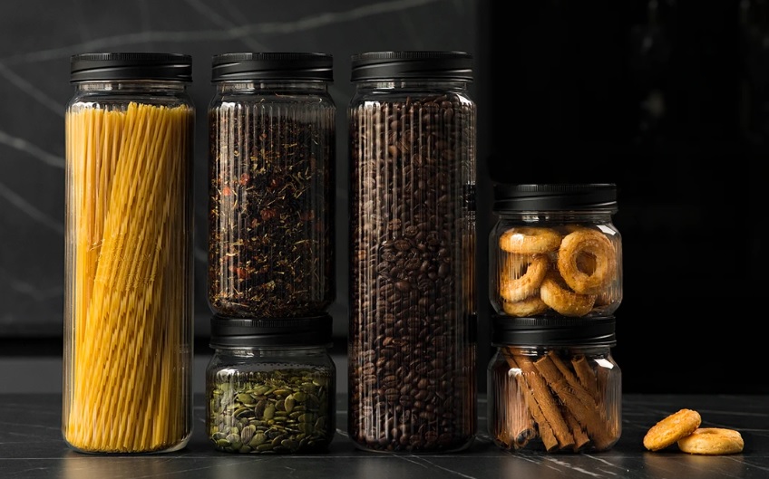 Банка для продуктов пластм. с закруч.крышкой "Premium" 0,6л арт.440300313 ("Бытпласт") *1/12 Банка для продуктов пластм. с закруч.крышкой "Premium" 0,6л арт.440300313 ("Бытпласт") *1/12