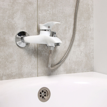 Смеситель для ванны Potato P3001-7, короткий излив, однорычажный