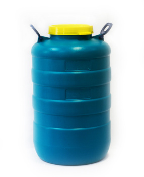 Бочка пластм. 50л с винт. крышкой, с навесн. ручк., горл.д.188мм, цветная ("Радиан" Ижевск) *1/3