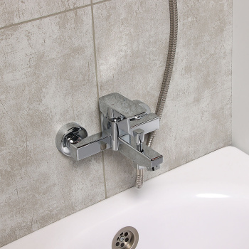 Смеситель для ванны Potato P3006, короткий излив, однорычажный