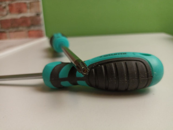 Отвертка TORX с отверст. эрго ручка, магн. наконеч ТТ40Н*150мм (арт.1040-23-TT40-150) STURM *12/120